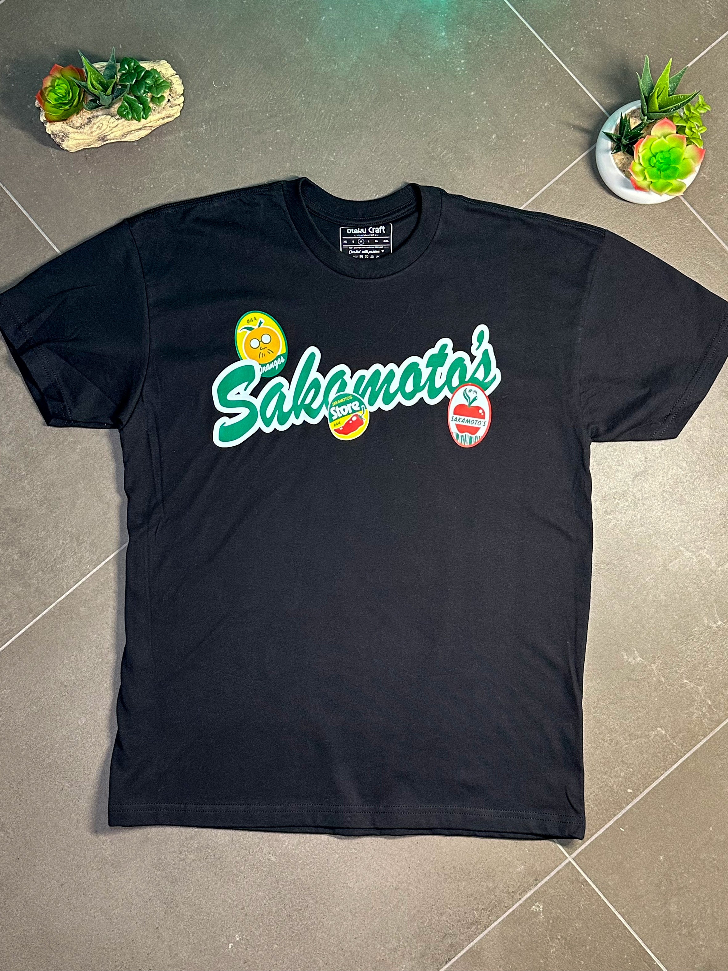 Maglietta Oversize Sakamoto’s Store – Cotone Premium & Stampa HD