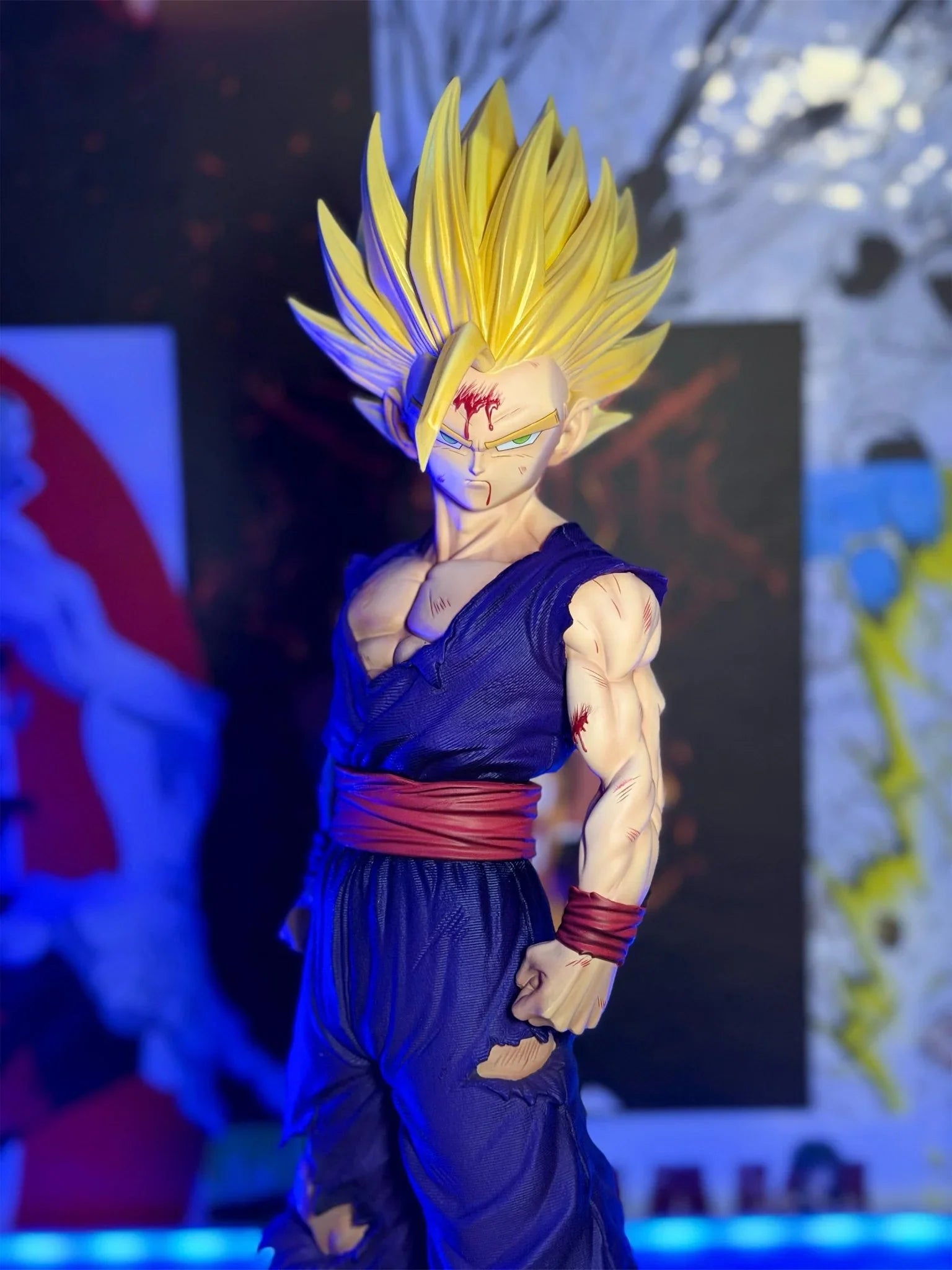 Action figure Gohan SSJ2 Dragon Ball Z ultra dettagliata, capelli gialli, vestito strappato