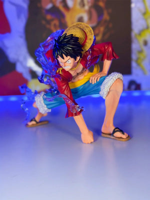 Action figure Luffy Gear 5 One Piece, posa dinamica con cappello di paglia e dettagli blu