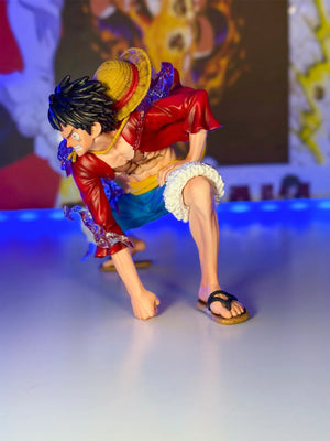 Action figure Luffy Gear 5 One Piece, posa dinamica, dettagli anime da collezione.