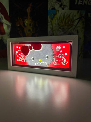 Lampada decorativa LED con Hello Kitty su sfondo rosso, ideale per stanza otaku