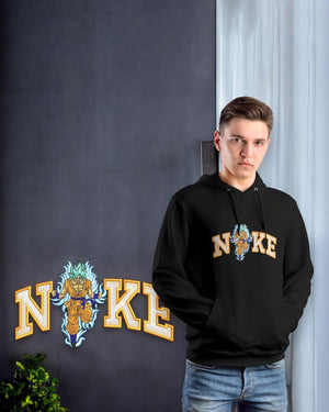 Felpa nera con stampa anime, personaggio blu energizzato tra lettere gialle, stile streetwear.
