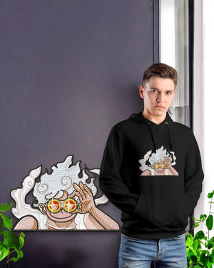 Felpa nera con ricamo anime Luffy Gear 5 e occhiali da sole, ispirata a One Piece.