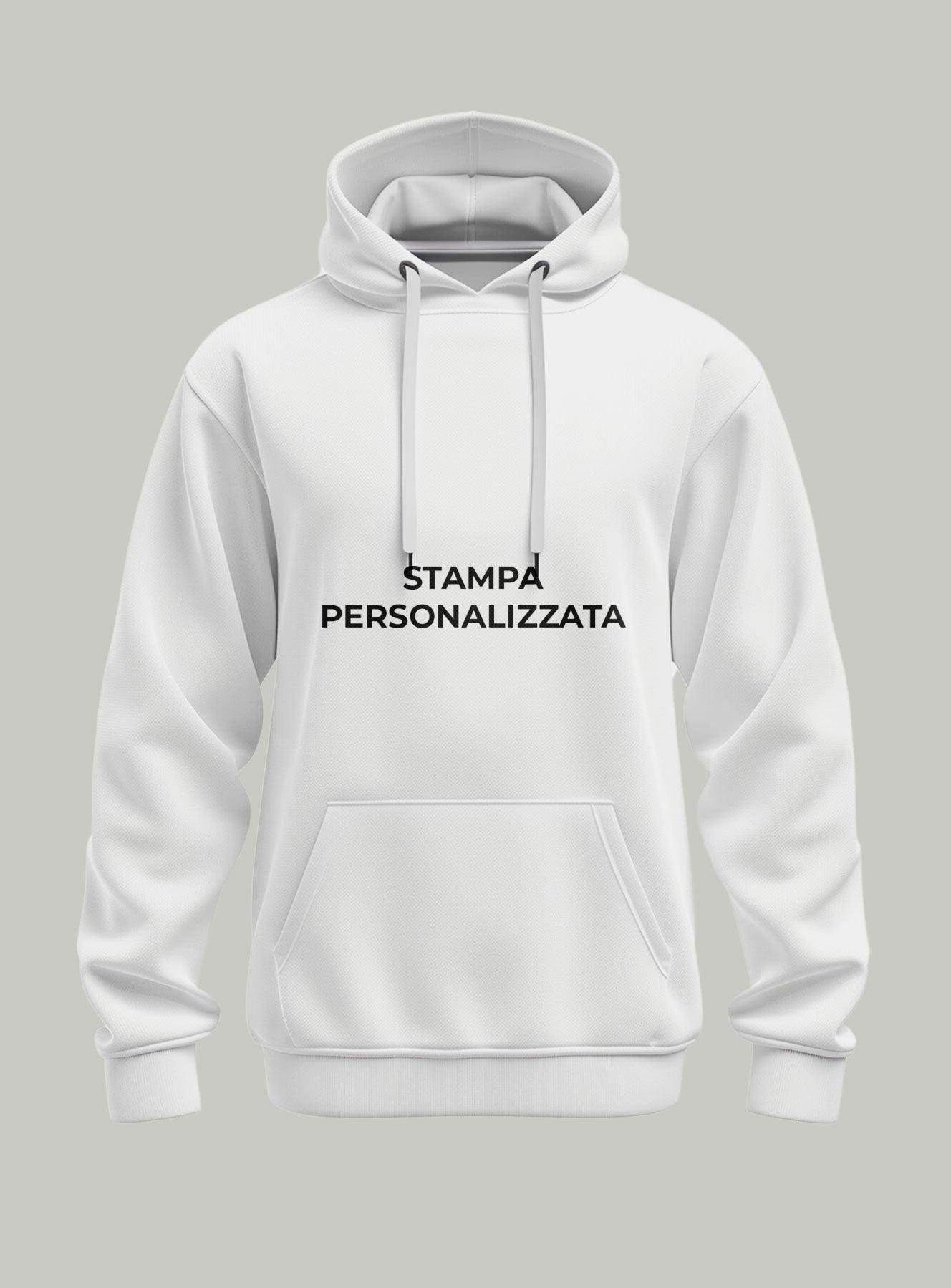 Felpa con cappuccio bianca personalizzata con stampa nera, modello unisex su sfondo neutro.