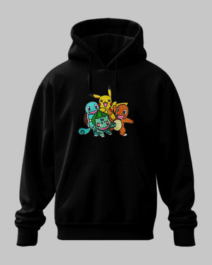 Felpa nera con stampa dei starter Pokémon Pikachu, Squirtle, Bulbasaur e Charmander.