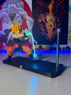 Lampada LED Goku Super Saiyan con action figure, luce scenografica Dragon Ball, decorazione anime