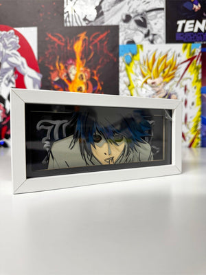 Light box decorativo anime con ritratto L di Death Note, cornice bianca, sfondo geek