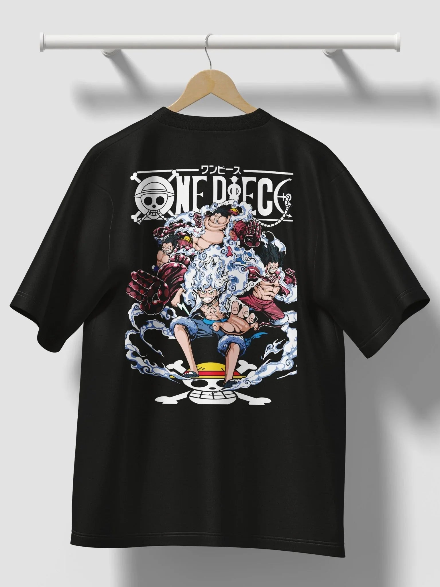 Maglietta nera con stampa di Luffy Gear 5 da One Piece, design anime epico sul retro.