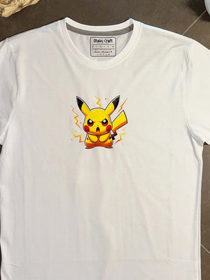 T-shirt bianca anime con Pikachu ricamato e fulmini, stile giapponese, edizione speciale