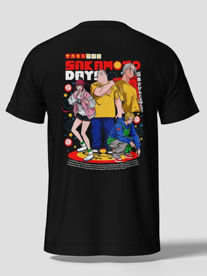 Maglietta nera con stampa grande dei personaggi anime Sakamoto Days sul retro, stile colorato