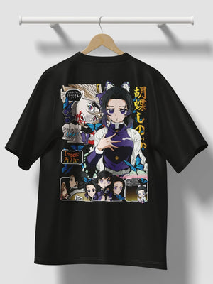 Maglietta nera anime con Shinobu Kocho di Demon Slayer, farfalle blu e personaggi manga.