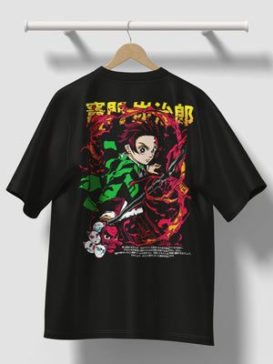 Maglietta nera anime con Tanjiro Kamado di Demon Slayer, disegno colorato sul retro.