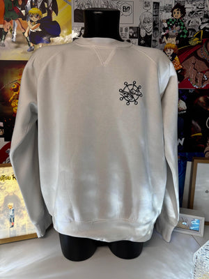 Felpa bianca ricamata Mahoraga Jujutsu Kaisen unisex, sfondo poster anime.