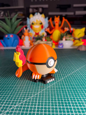 Pokeball ispirata a Charmander con coda fiammeggiante su base magnetica numerata, figure anime.