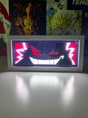 Lampada light box Gengar Pokémon con illuminazione LED, su sfondo dedicato agli anime.