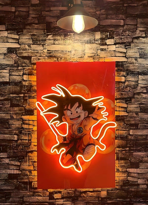 Quadro decorativo neon flex con personaggio anime in posa dinamica su sfondo arancione, stile pop art