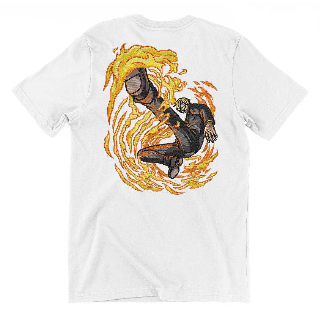 T-shirt bianca con ricamo anime Sanji One Piece in azione con fiamme sul retro.
