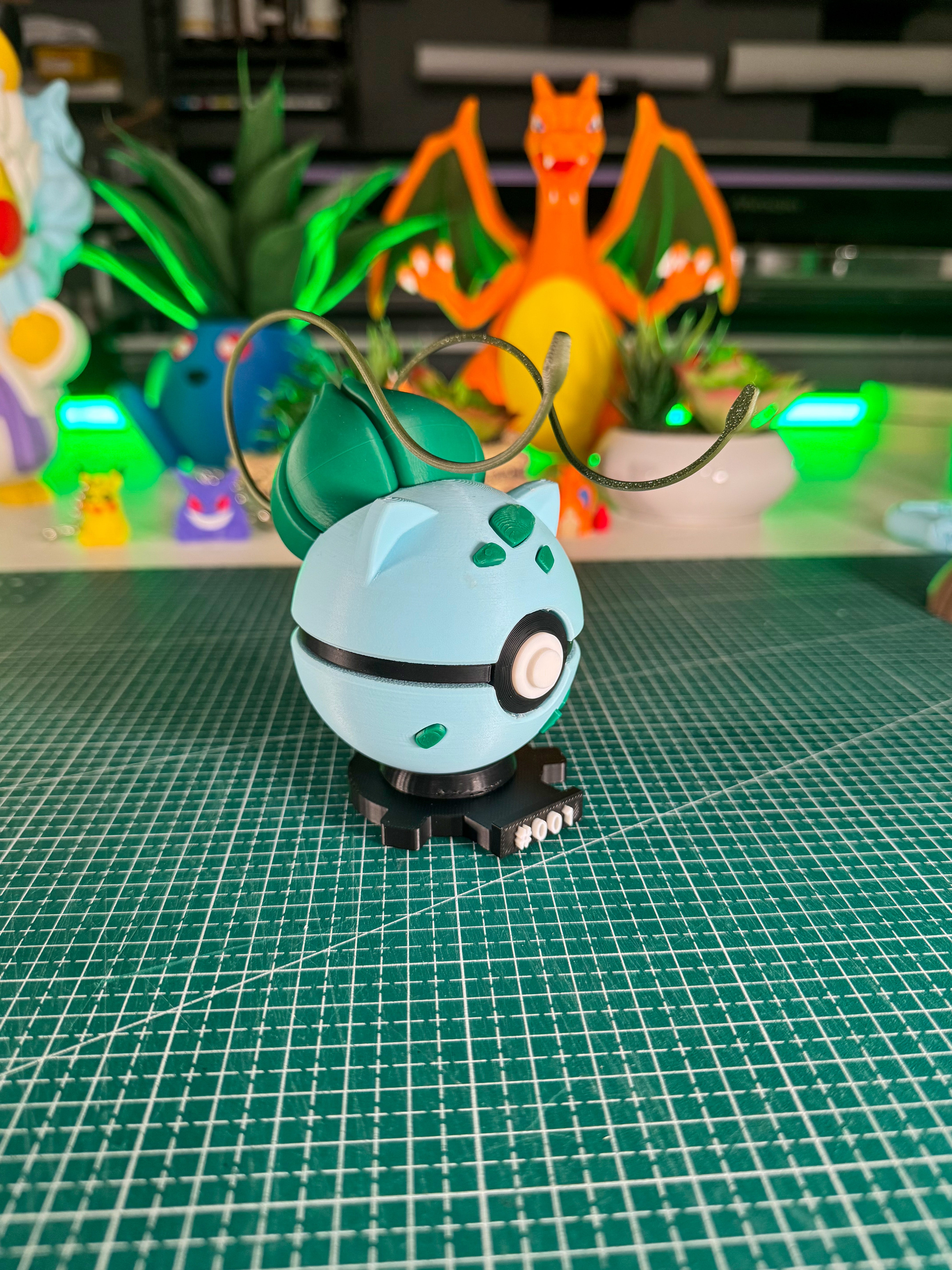 PokéBall Bulbasaur #001 da Collezione + Base Magnetica Numerata
