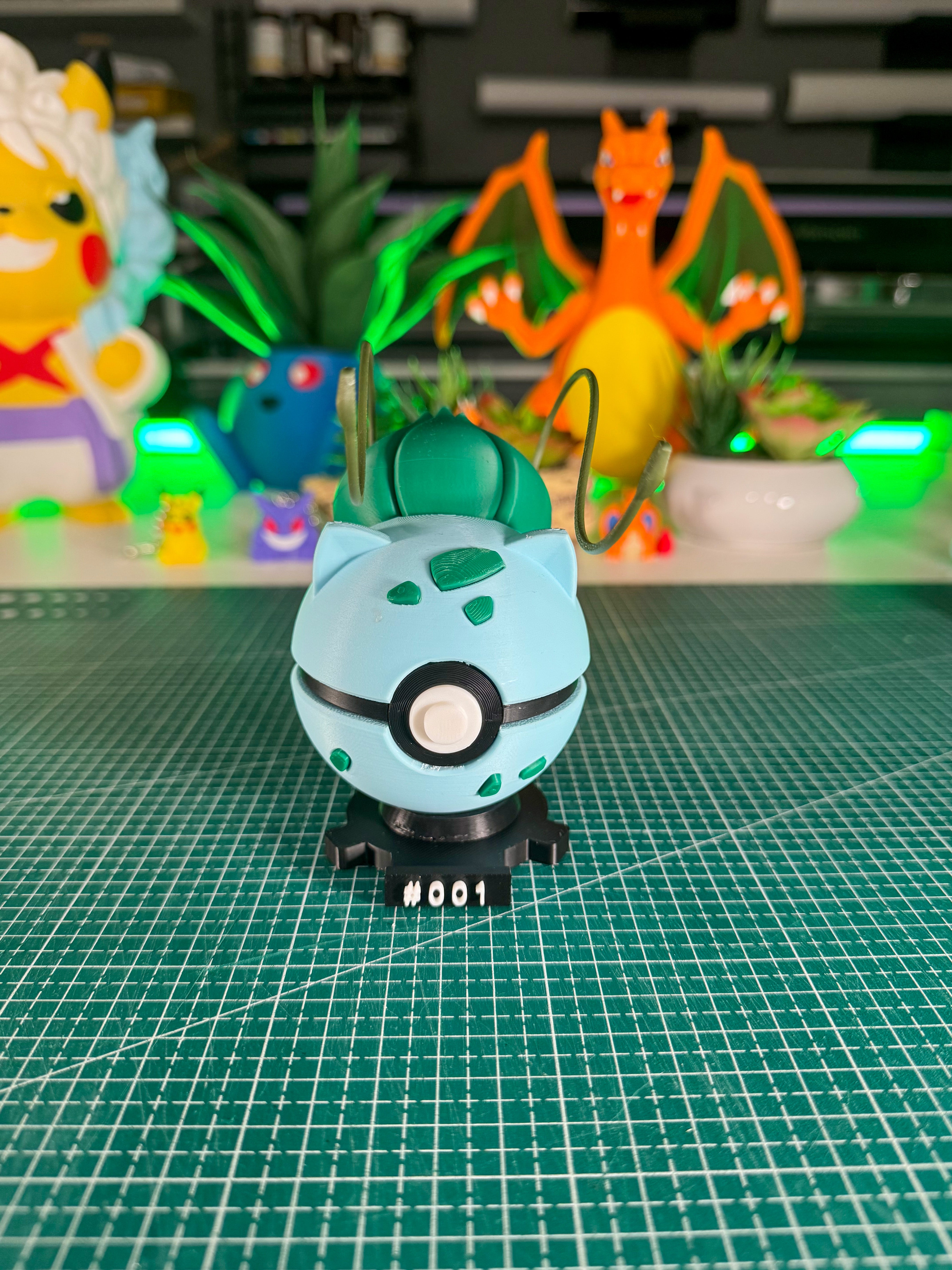 PokéBall Bulbasaur #001 da Collezione + Base Magnetica Numerata