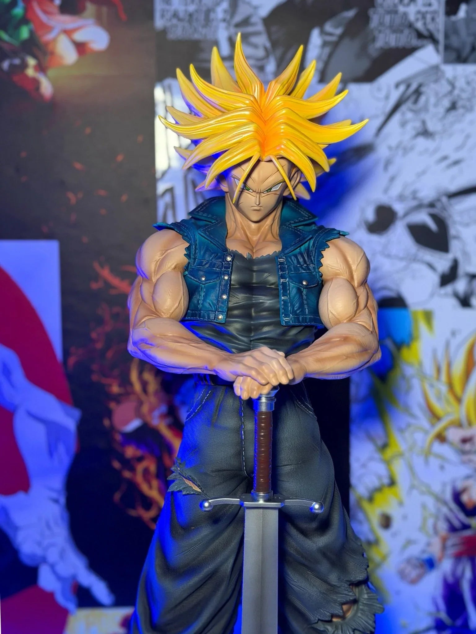 Action figure Trunks Super Saiyan con spada, muscoloso, dettagliata, Dragon Ball Z.