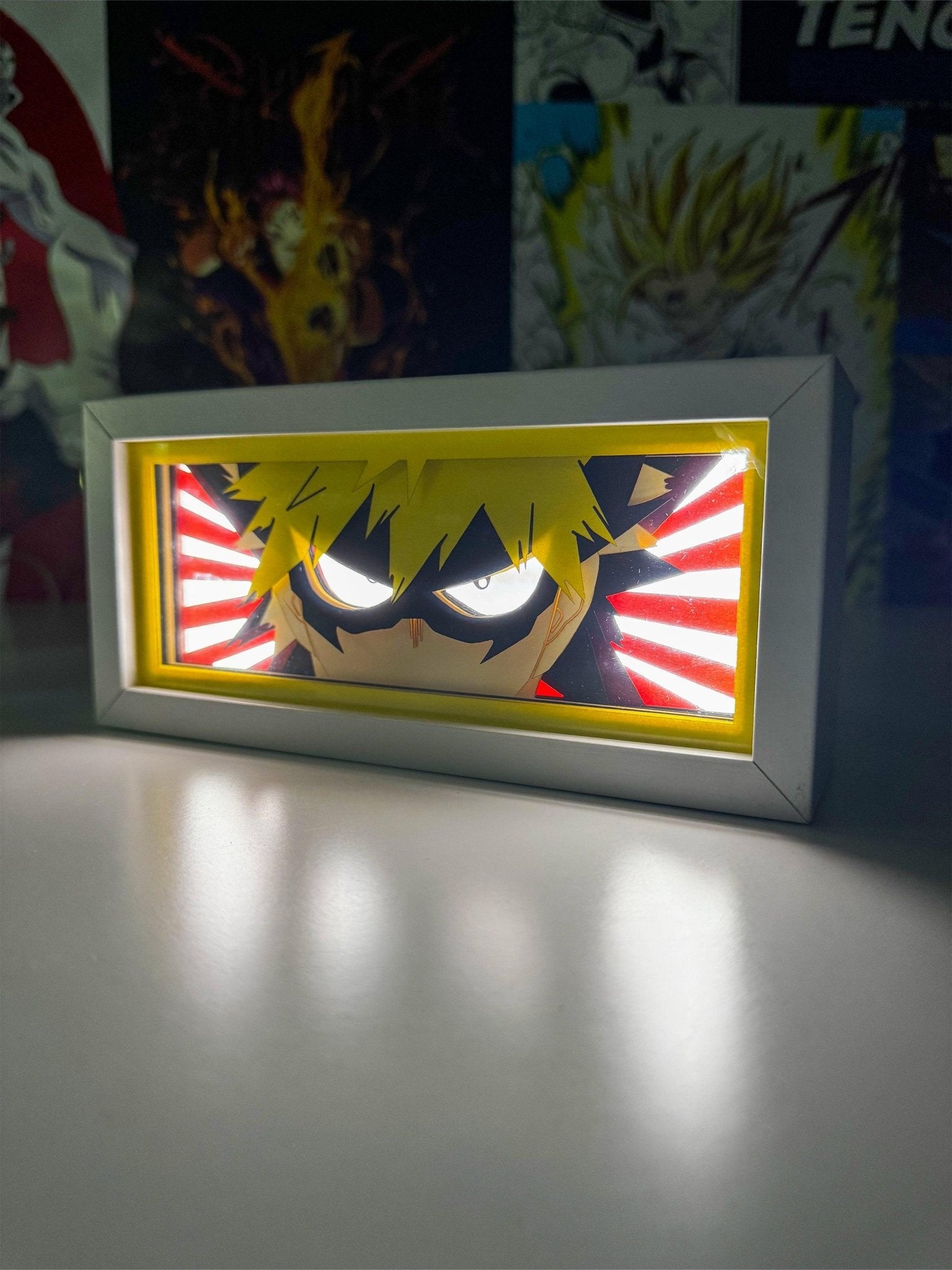 Lampada LED anime con personaggio dallo sguardo intenso, ispirata a My Hero Academia