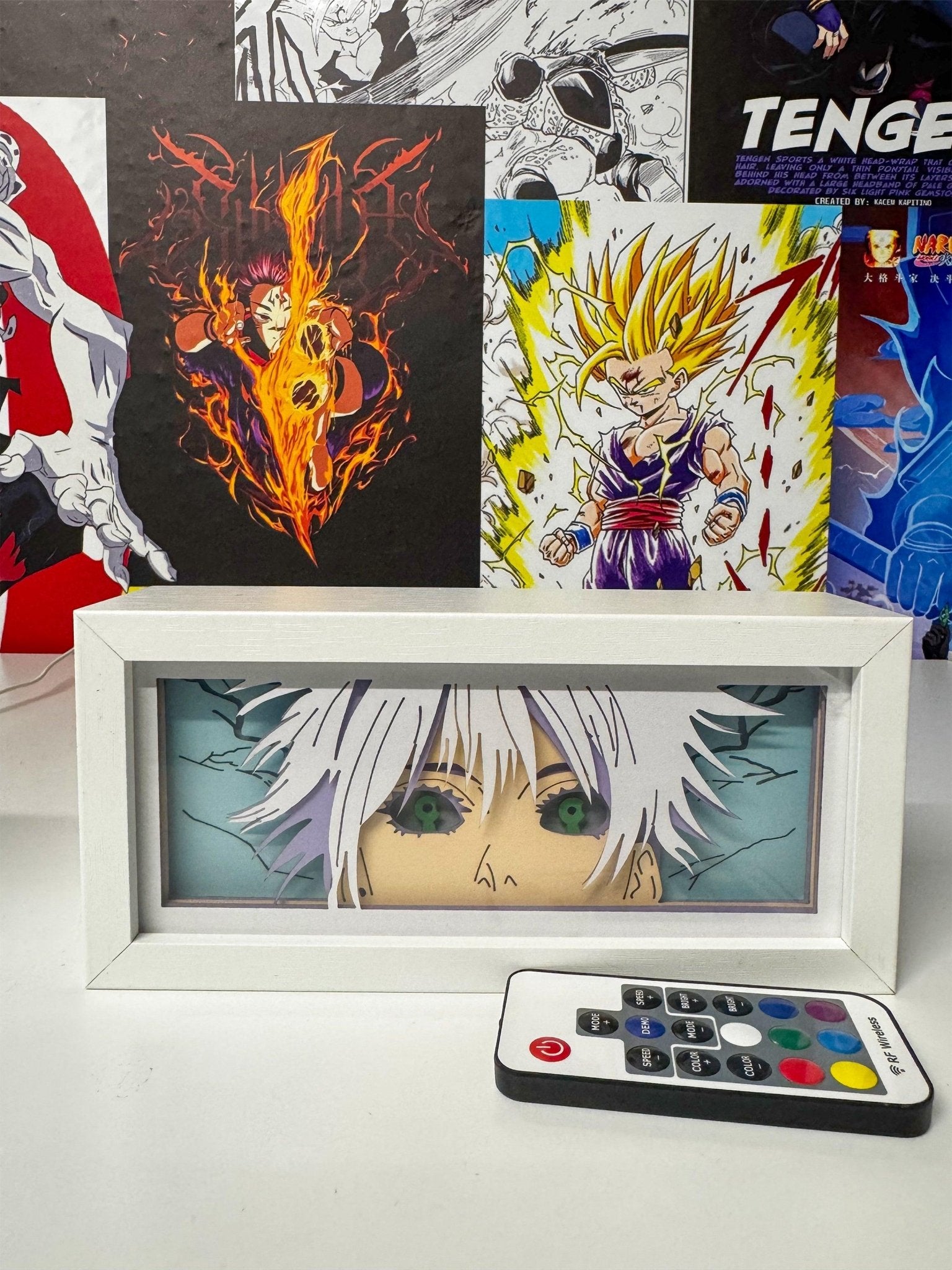 Lampada RGB light box con Gojo Satoru di Jujutsu Kaisen, telecomando incluso, su sfondo anime.