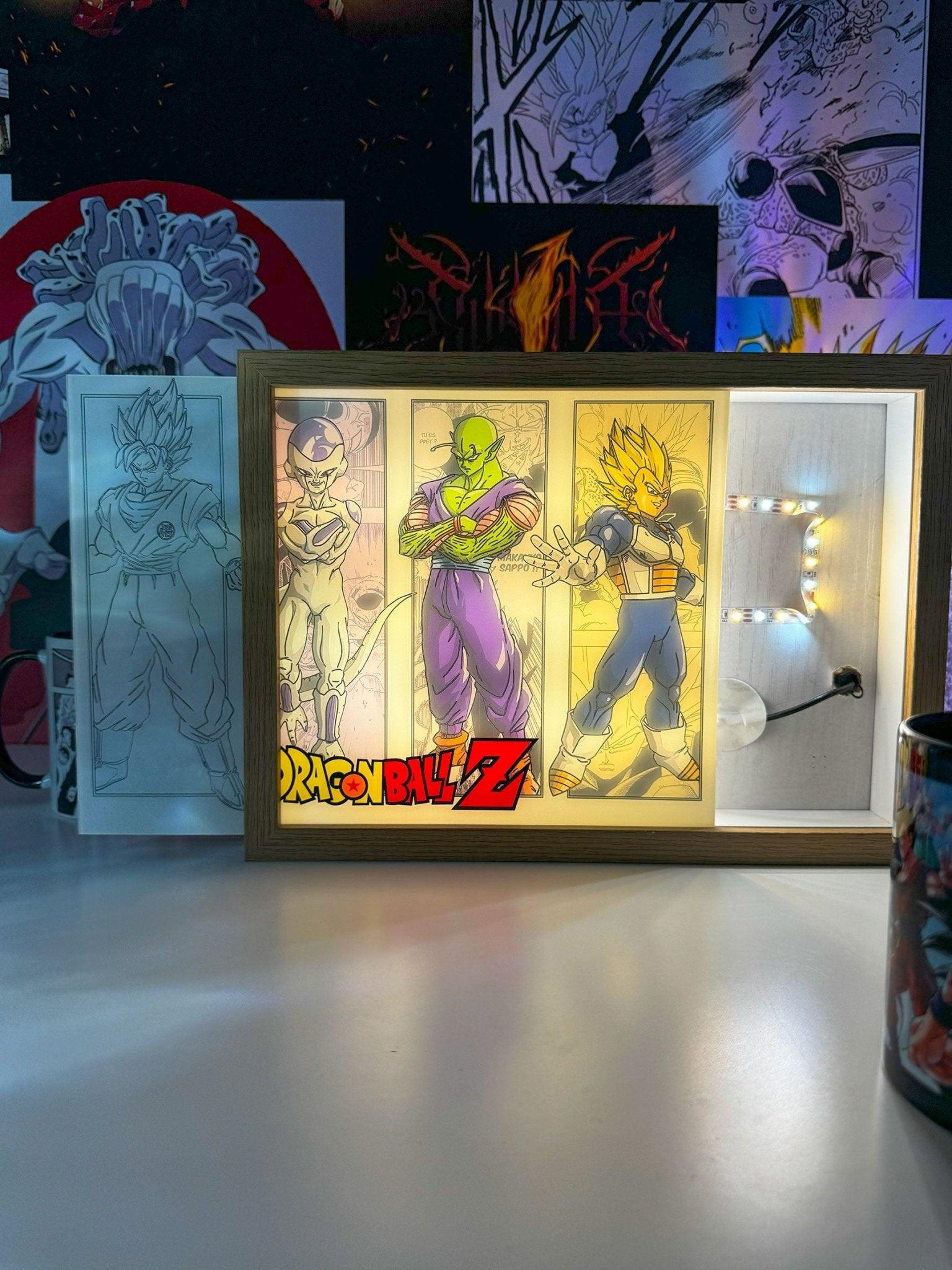 Lampada LED decorativa con Goku, Freezer, Piccolo e Vegeta di Dragon Ball Z su scrivania