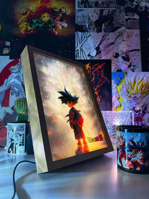 Lampada LED decorativa con Goku di Dragon Ball Z, effetto luminoso, su scrivania otaku