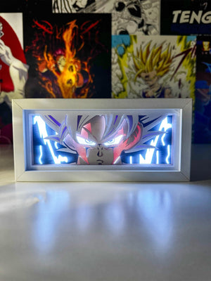 Lampada led decorativa con Goku Ultra Istinto di Dragon Ball, effetto luminoso, sfondo anime.