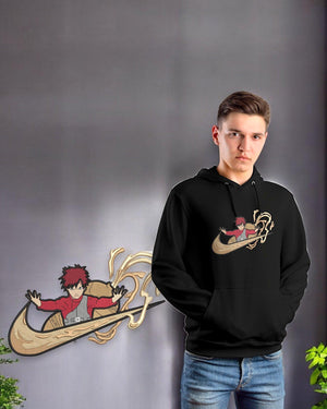 Felpa nera con ricamo Gaara anime Naruto, stile streetwear, indossata da un ragazzo