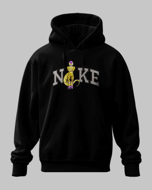 Felpa nera con stampa Golden Freezer Dragon Ball e scritta parodia Nike, stile anime.