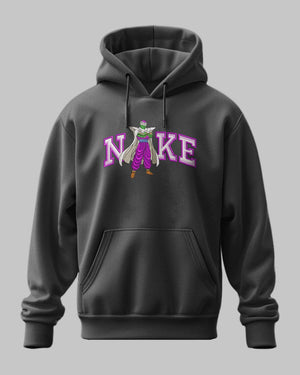Felpa nera con cappuccio, stampa Piccolo Dragon Ball e scritta stile Nike ricamata.