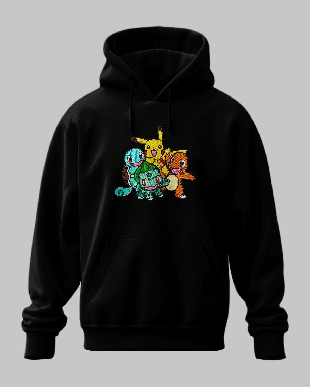 Felpa nera con stampa dei starter Pokémon Pikachu, Squirtle, Bulbasaur e Charmander.