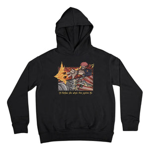 Felpa nera con ricamo anime Sukuna vs Mahoraga, dettagli colorati, abbigliamento otaku.