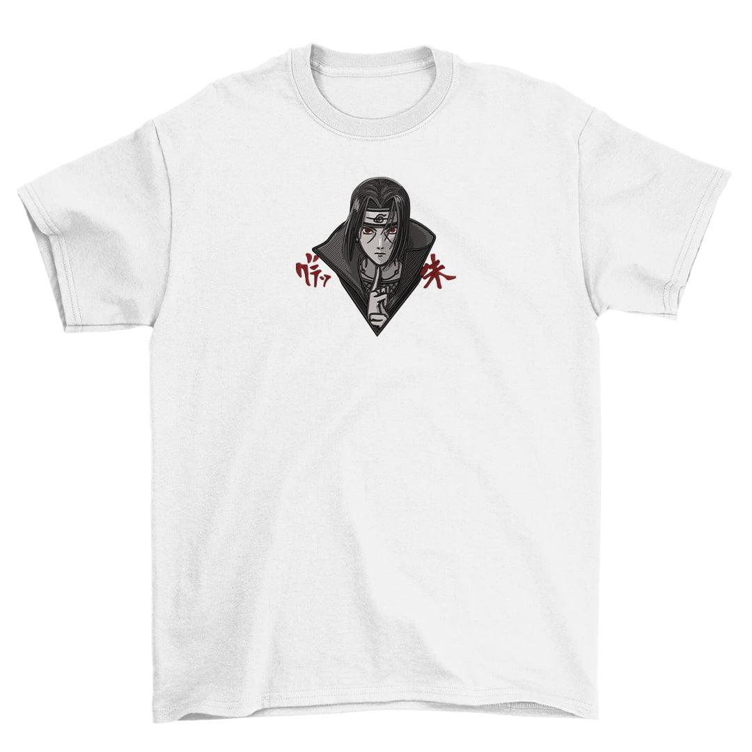 T-shirt bianca con ricamo anime Itachi Sharingan, design ispirato a Naruto, stile giapponese.