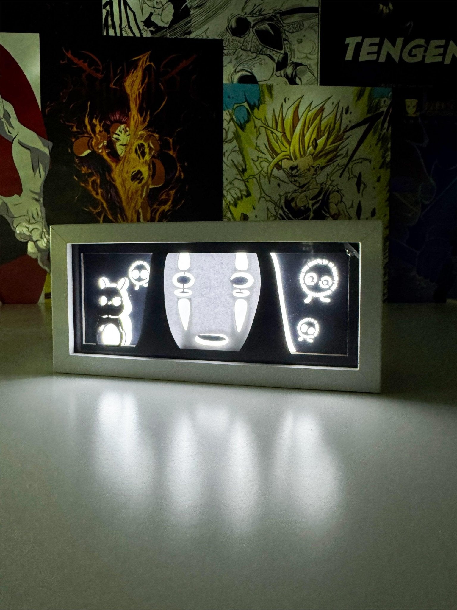 Lampada light box anime Kaonashi ispirata a La Città Incantata, decorazione luminosa nerd.