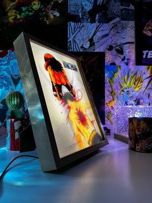 Lampada quadro LED con artwork di Luffy e Ace di One Piece, su scrivania, decorazione anime