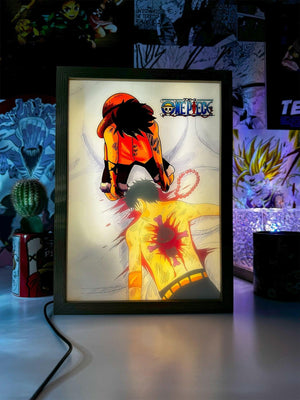 Lampada LED con illustrazione di Luffy e Ace, scena drammatica di One Piece, arte anime.