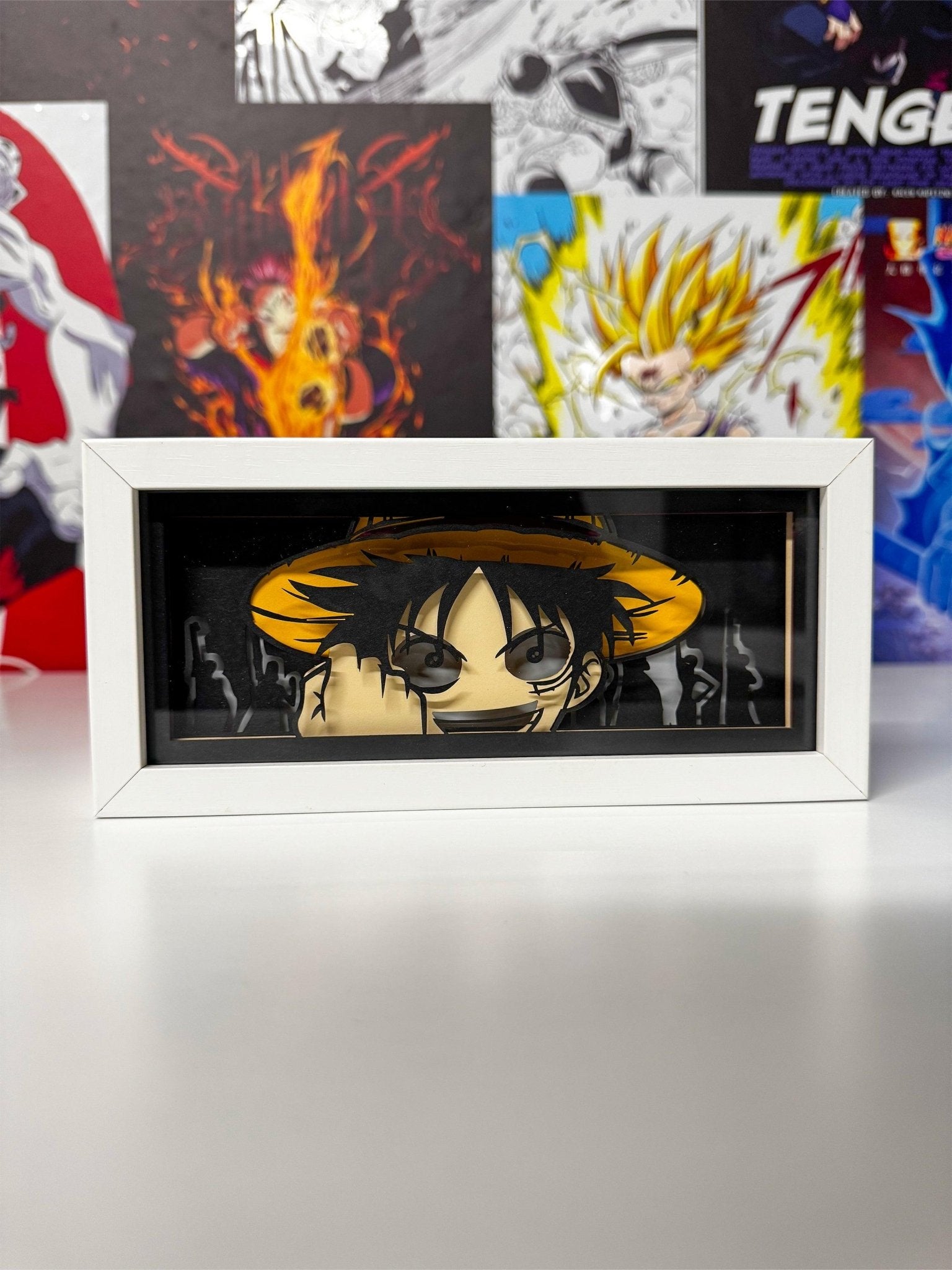 Light box decorativo con personaggio anime Luffy One Piece, sfondo manga colorato