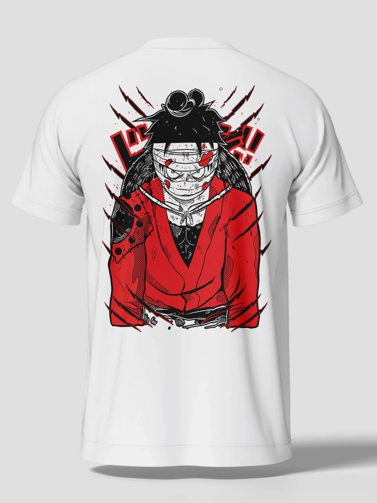 Maglietta bianca con stampa anime personaggio ispirato a One Piece, design rosso e nero sul retro.