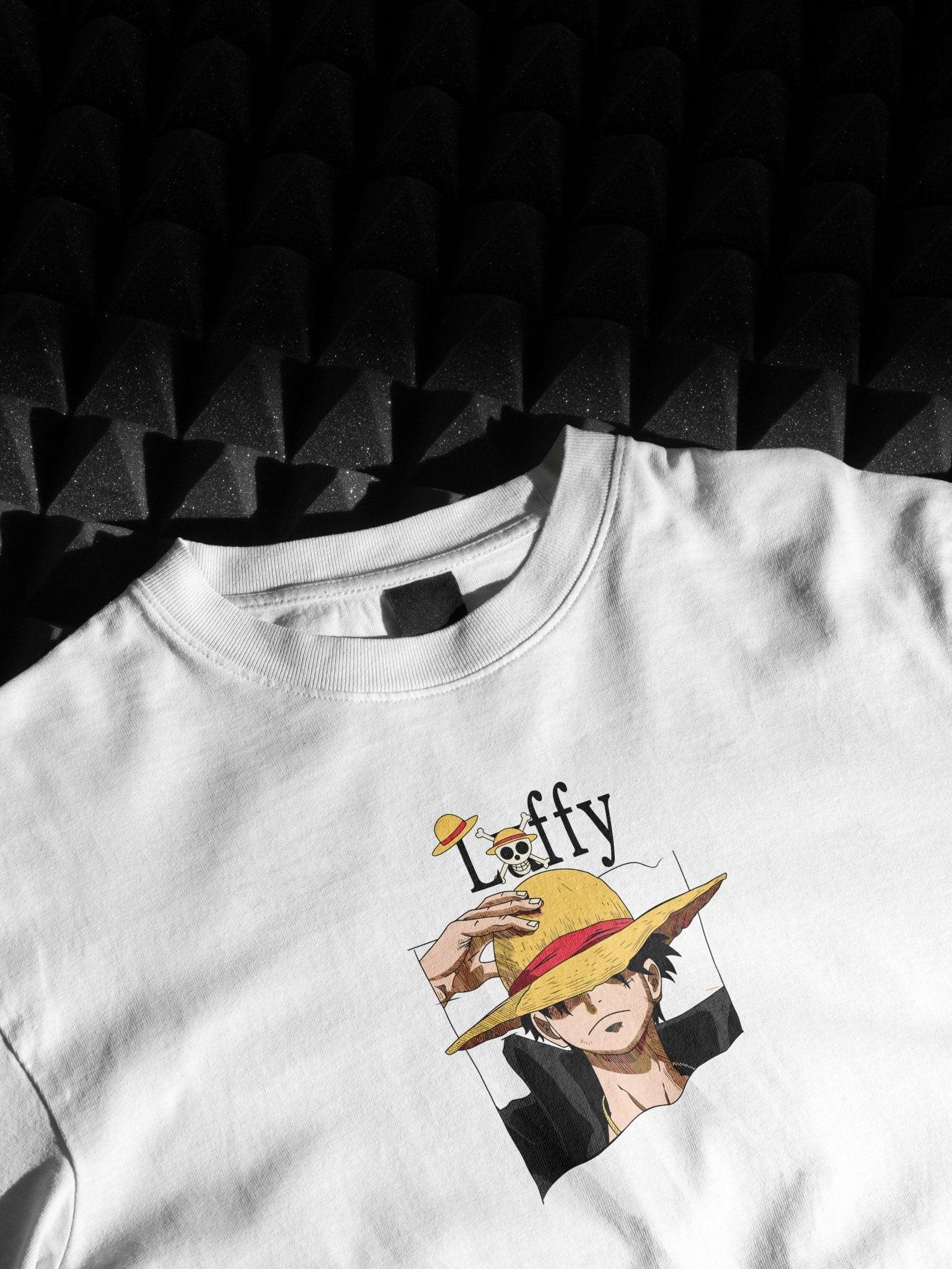 Maglietta bianca anime con stampa Luffy One Piece, cappello di paglia, fondo nero