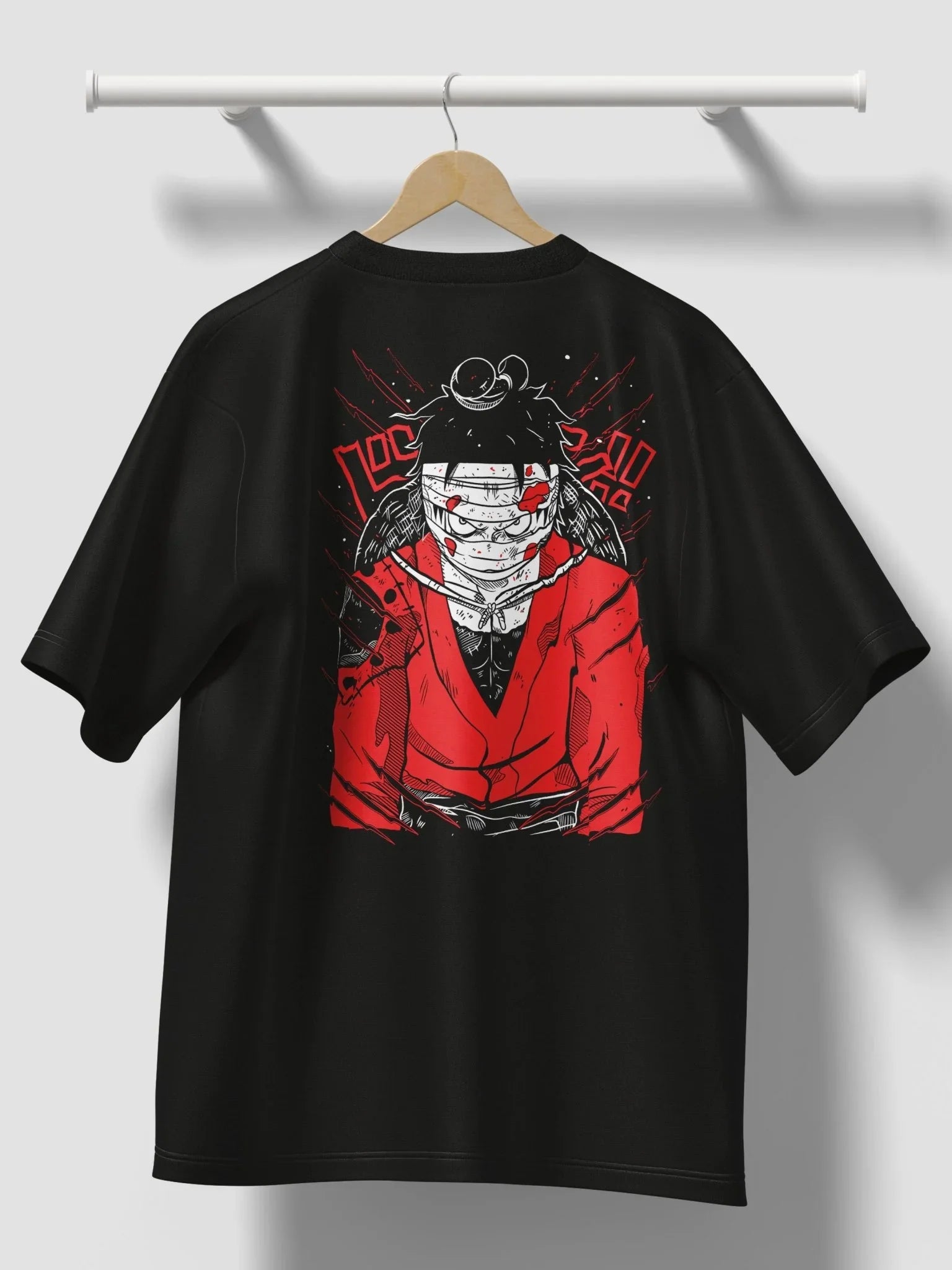 Maglietta nera con stampa anime Luffy One Piece, design rosso e bianco stile pirata