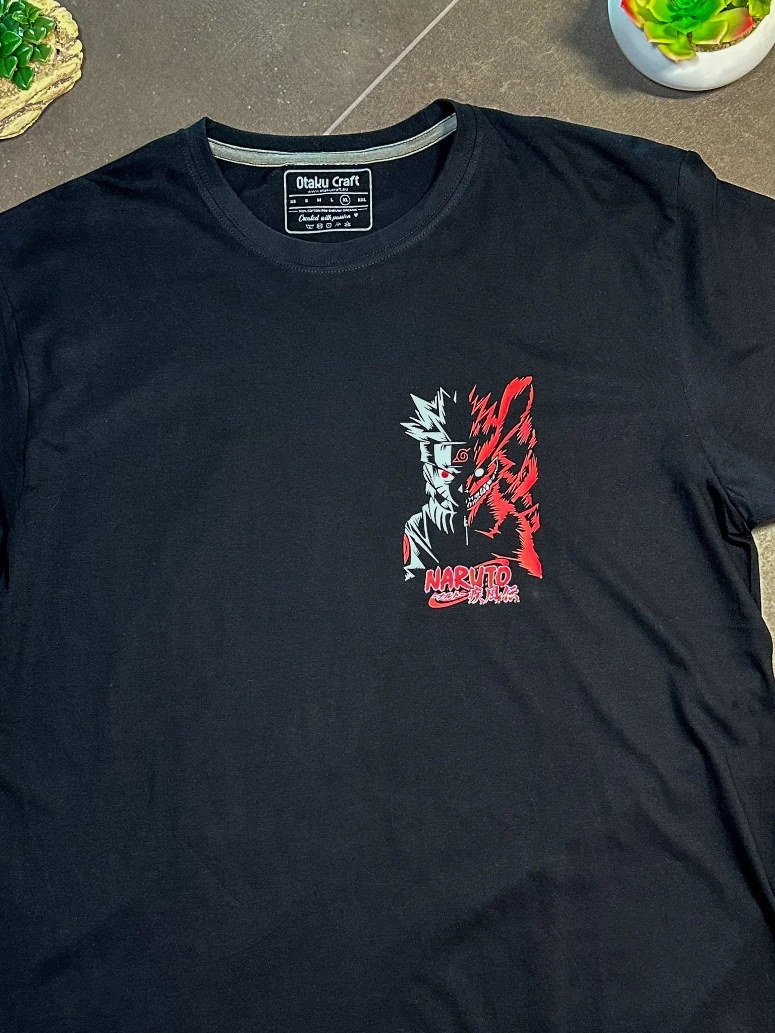 Maglietta nera Naruto Kurama edizione limitata con stampa anime rossa e bianca