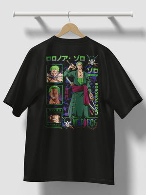 Maglietta nera anime con stampa Zoro di One Piece in stile samurai, disegni colorati sul retro.