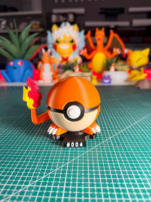 Pokéball ispirata a Charmander con base magnetica numerata, figure anime da collezione.