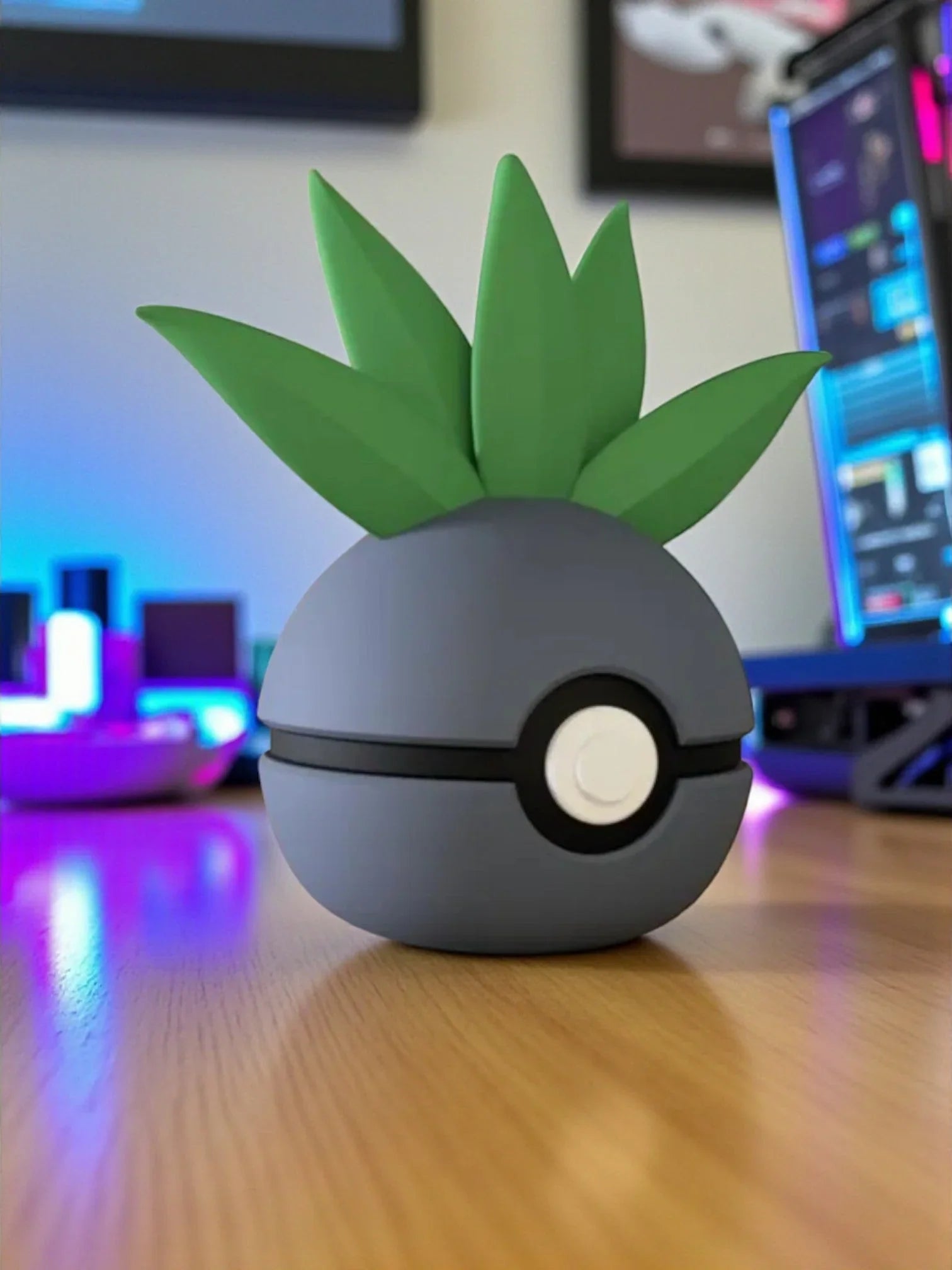 Pokeball magnetica ispirata a Oddish Pokemon, decorazione scrivania, design nerd anime