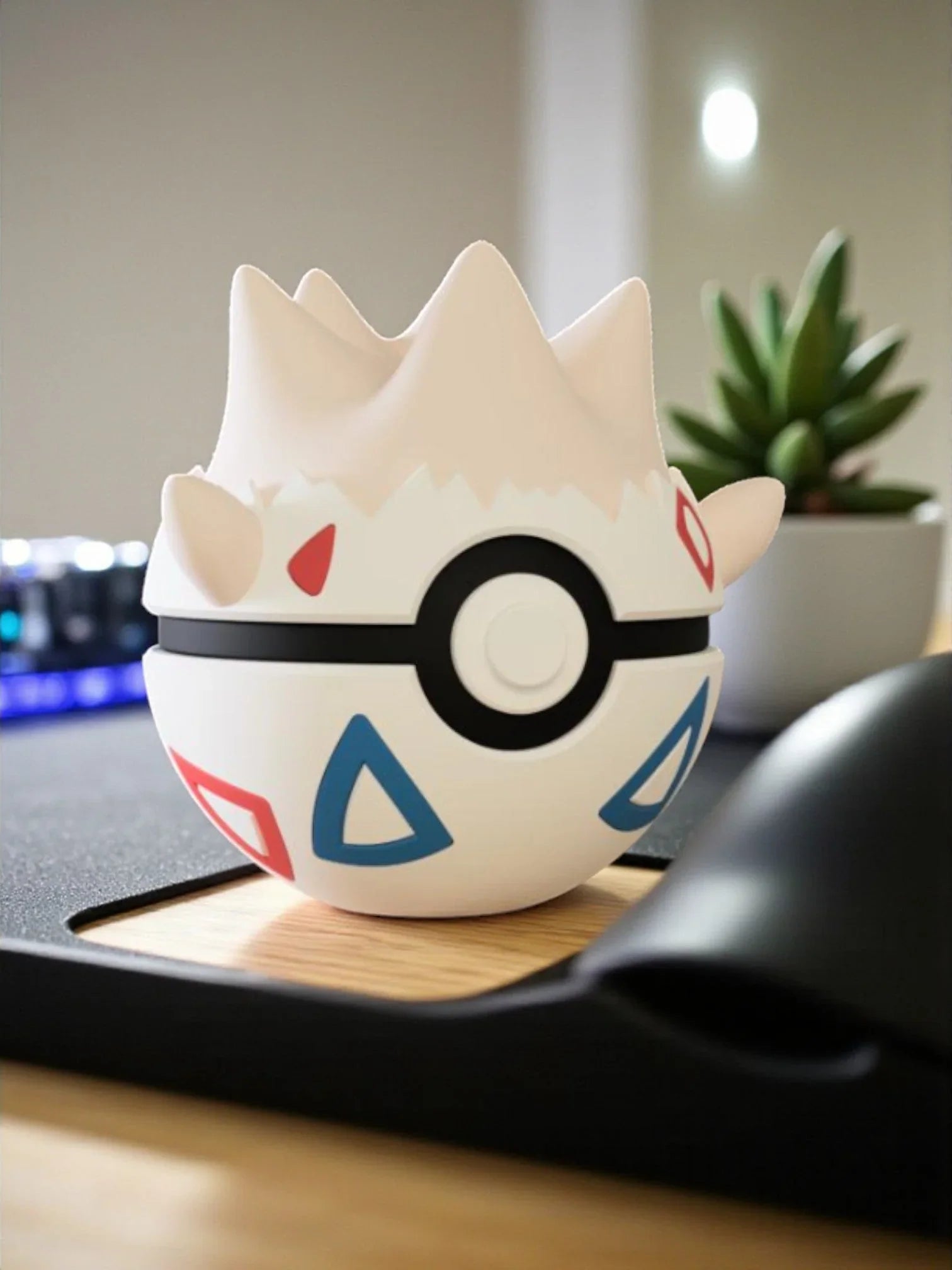 Statua Togepi Poké Ball con base magnetica, decorazione anime, oggetto da collezione su scrivania