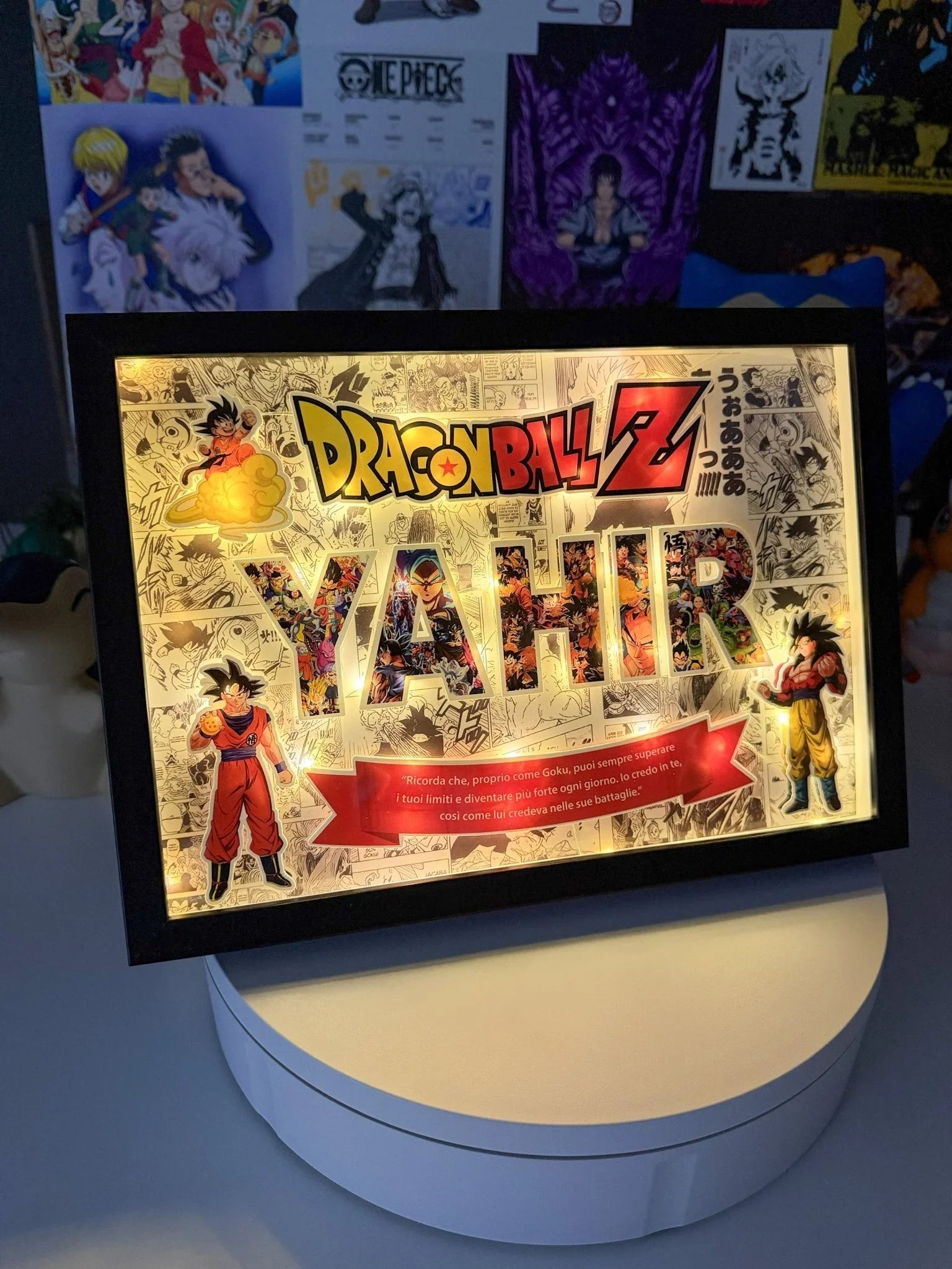 Quadro 3D personalizzato Dragon Ball Z con nome illuminato, personaggi e luci LED.