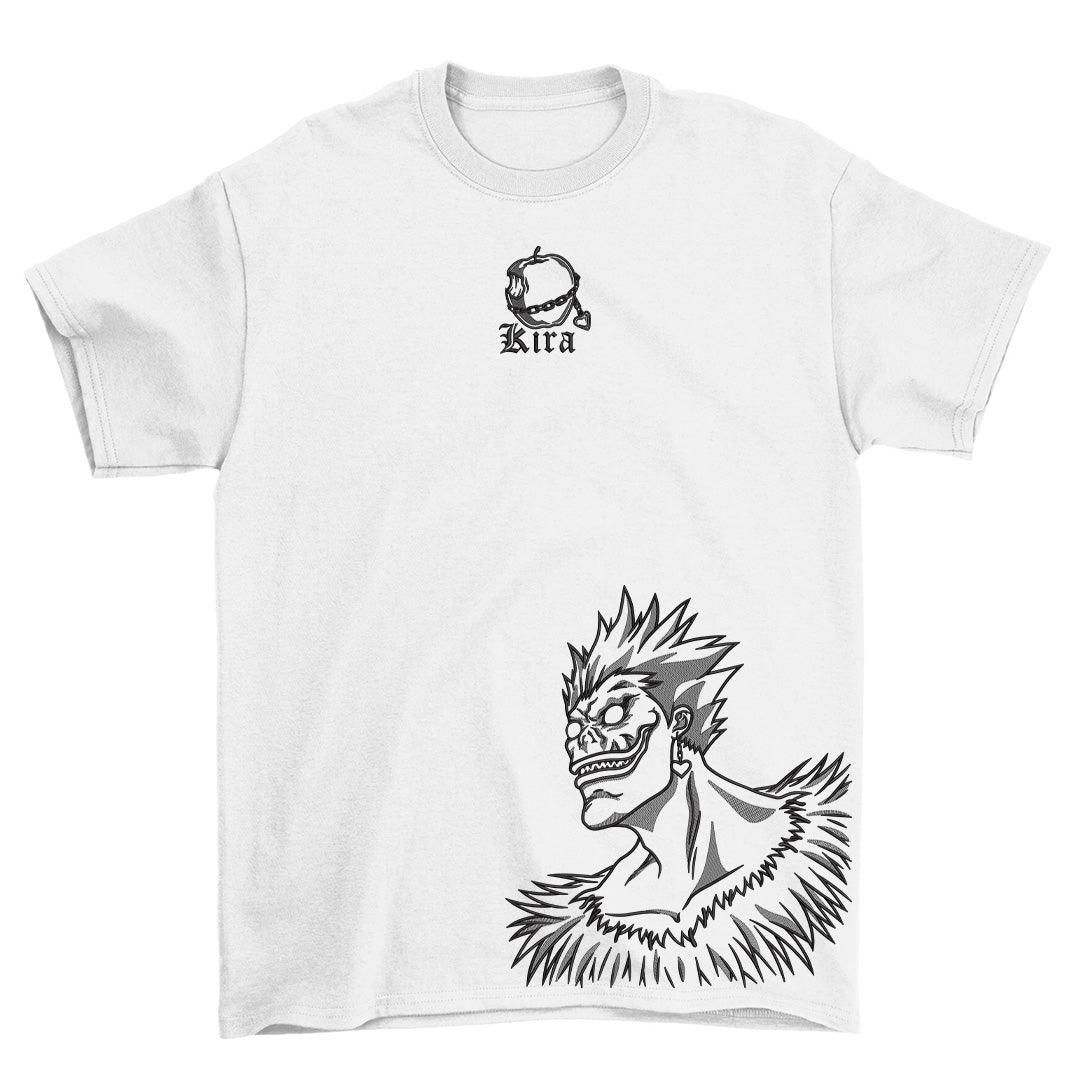 T-shirt bianca con ricamo manga, volto di Ryuk e scritta Kira, abbigliamento anime.