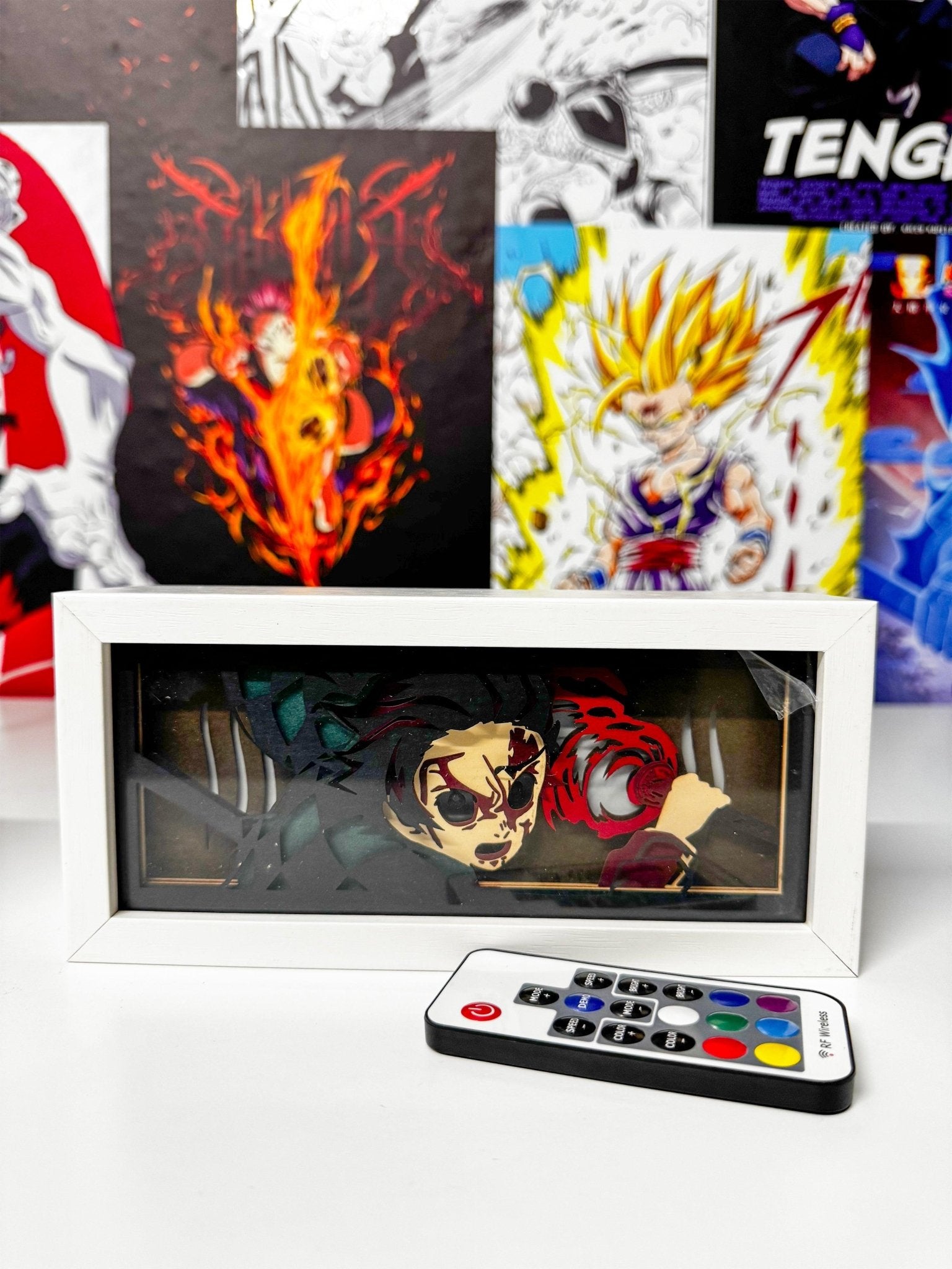 Lampada LED anime Demon Slayer Tanjiro in cornice bianca con telecomando, decorazione otaku